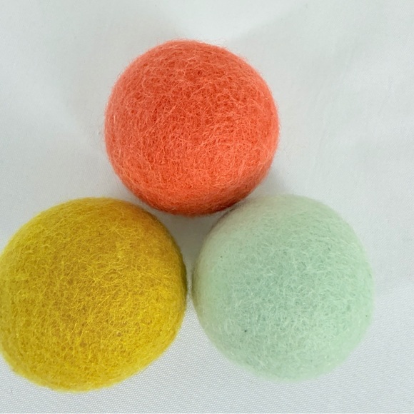 Lovevery Lot of 10 Peg Drop Sliding Ball Drop Rattle Wood Book Rainbow Ball - Picture 3 of 15